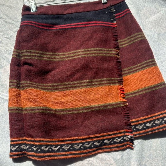 LOFT Women’s Petites Wool Blend Wrap Skirt Southwest Stripe Pattern Fall Colors - Picture 3 of 9